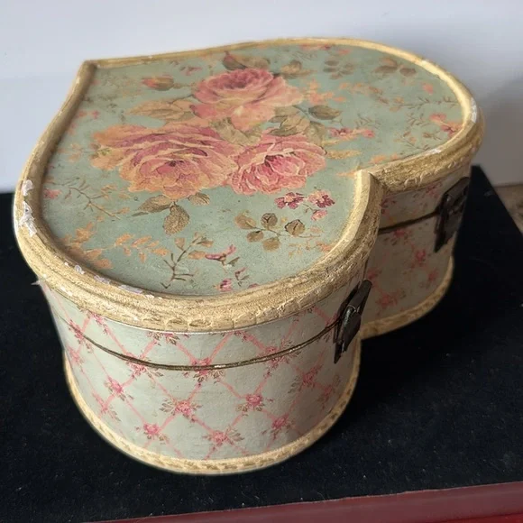 vintage Sewing box, haberdashery. Boudoir box. Vintage floral roses, cardboard. - Picture 6 of 11